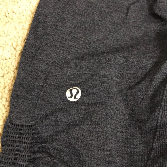 Lululemon in the flow Crops - Picture 2 of 5